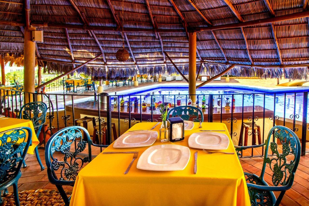 Hotel Plaza Tucanes Manzanillo Exterior photo