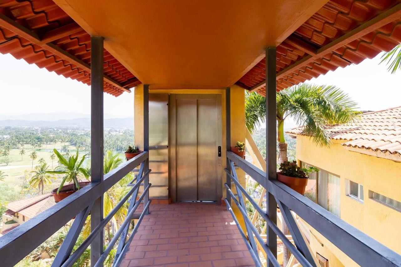 Hotel Plaza Tucanes Manzanillo Exterior photo