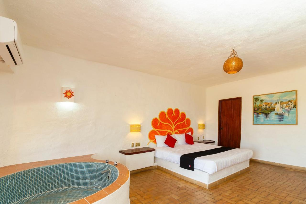 Hotel Plaza Tucanes Manzanillo Exterior photo