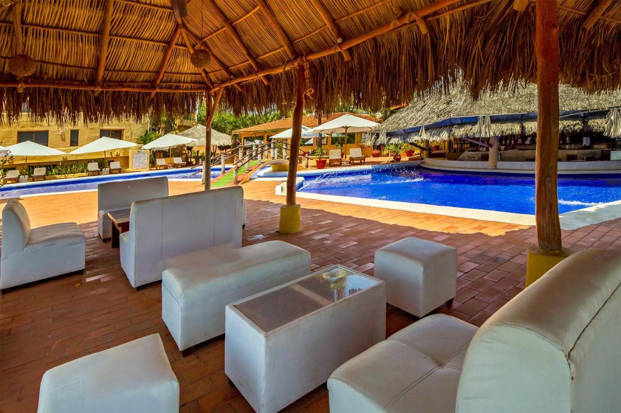 Hotel Plaza Tucanes Manzanillo Exterior photo