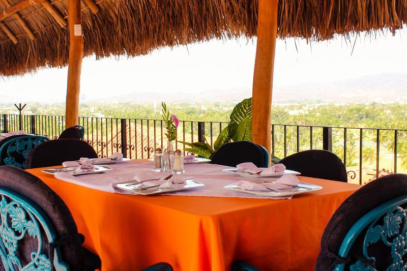 Hotel Plaza Tucanes Manzanillo Exterior photo