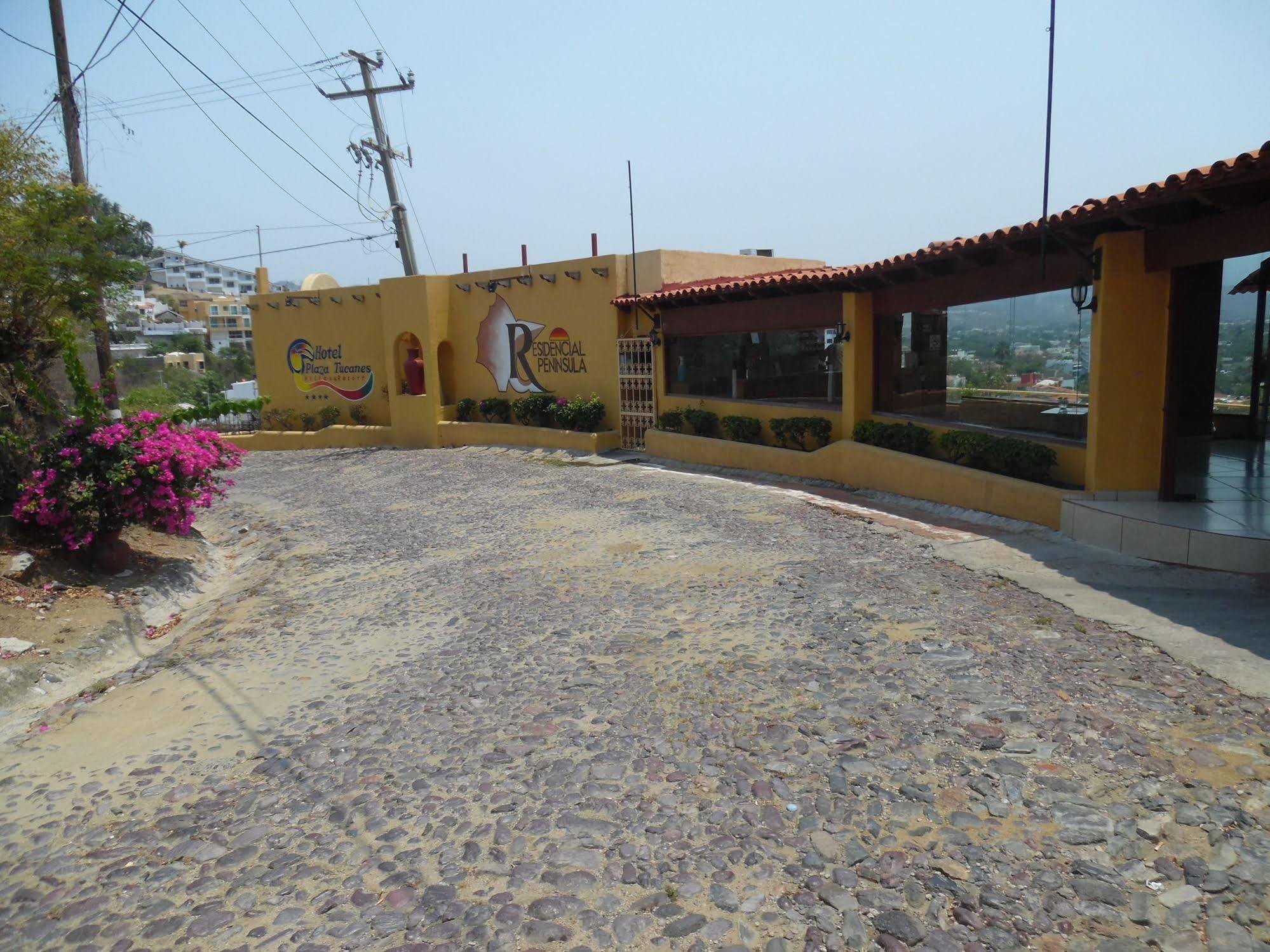 Hotel Plaza Tucanes Manzanillo Exterior photo
