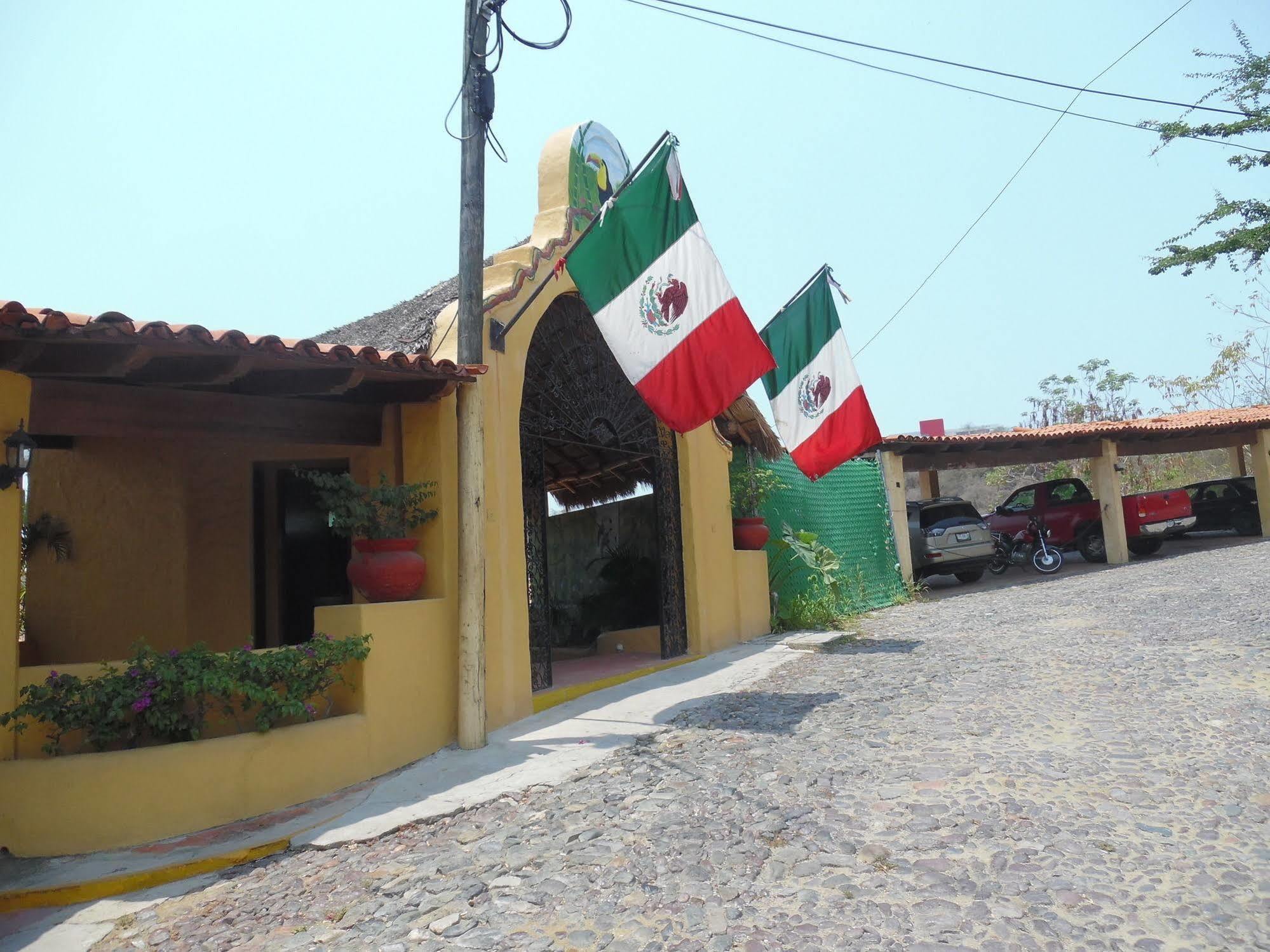 Hotel Plaza Tucanes Manzanillo Exterior photo