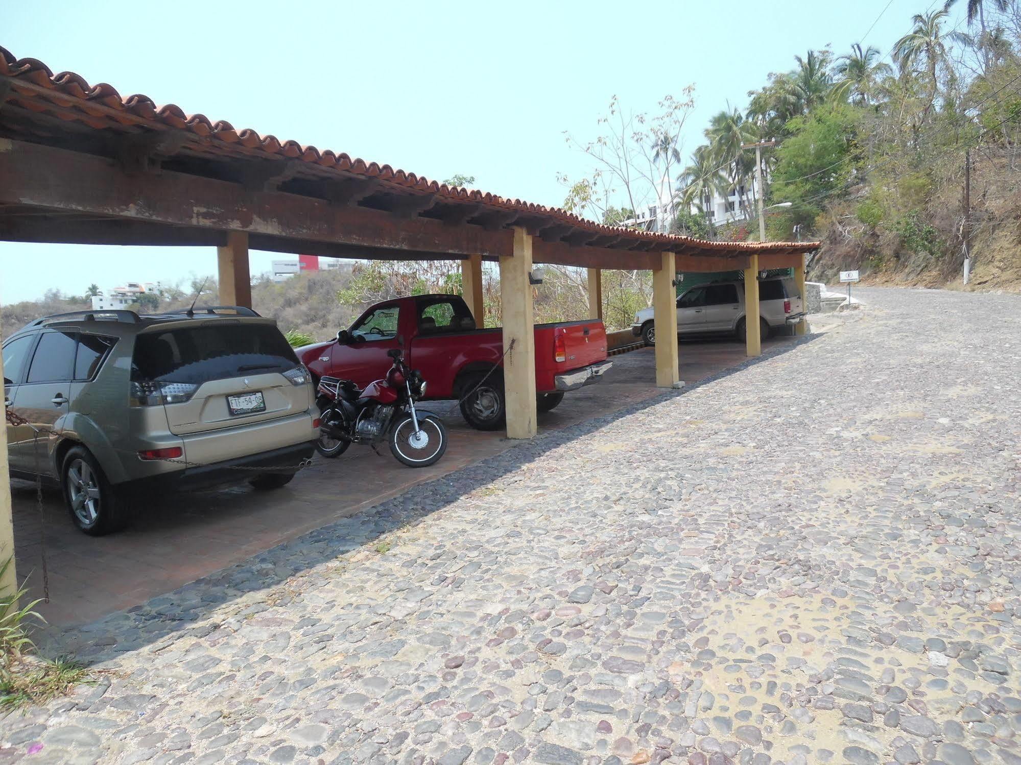 Hotel Plaza Tucanes Manzanillo Exterior photo