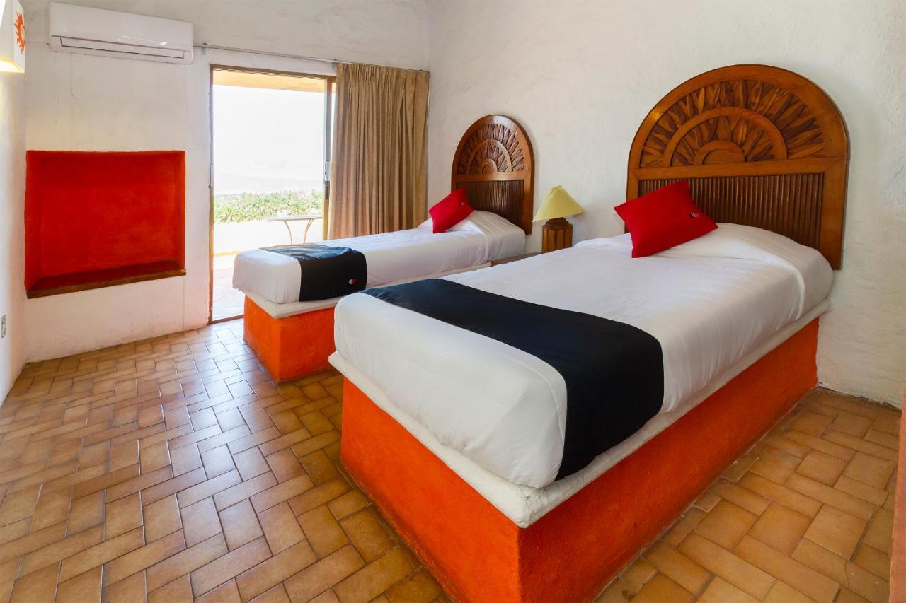 Hotel Plaza Tucanes Manzanillo Exterior photo