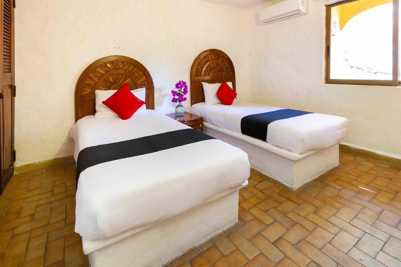 Hotel Plaza Tucanes Manzanillo Exterior photo